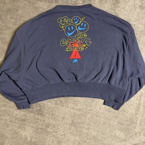 Nike Go the Extra Smile Cropped Crewneck Sweatshirt Navy Smiley Swoosh Graphic S - Picture 2 of 10